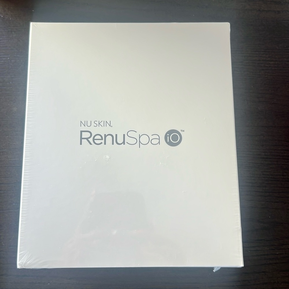 NuSkin RenuSpa iO Device with Conductive Gel - New and Sealed!
